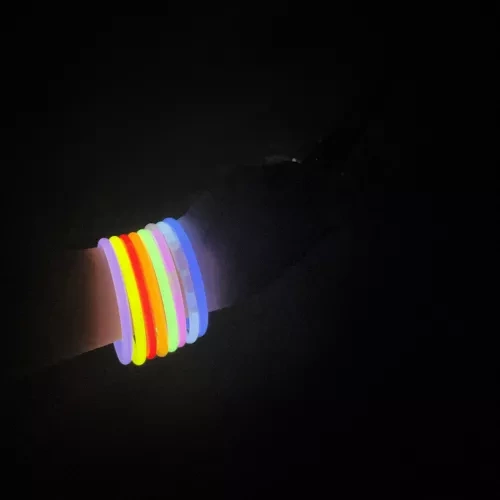 Fluorescencinės apyrankės  - 100 vnt, 8 spalvos, 20x0,5 cm