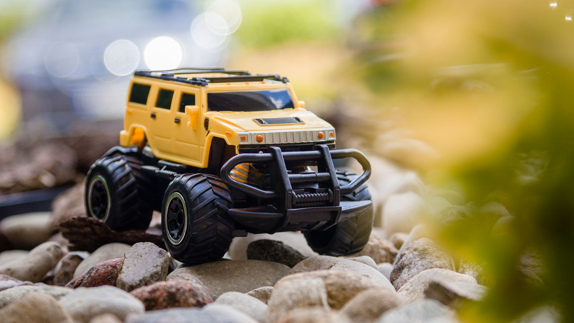 Mini nuotoliniu būdu valdomas suv modelis