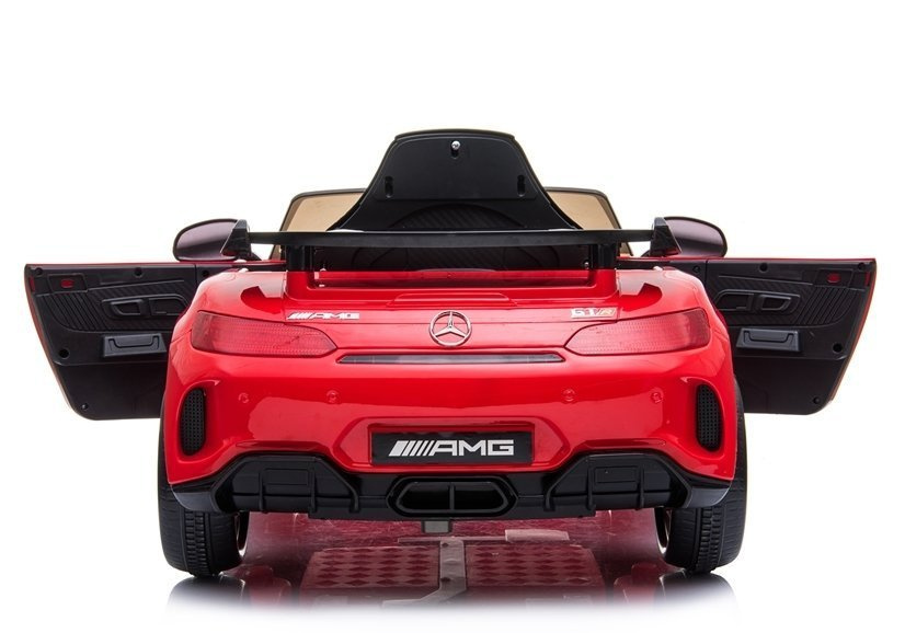 Elektrinis automobilis sportinis mercedes gt r, raudonas