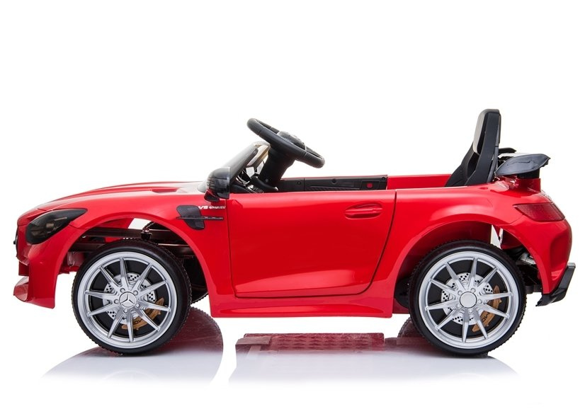 Elektrinis automobilis sportinis mercedes gt r, raudonas