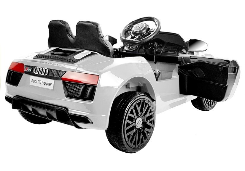 Audi R8 Spyde elektrinis sportinis automobilis balta spalva