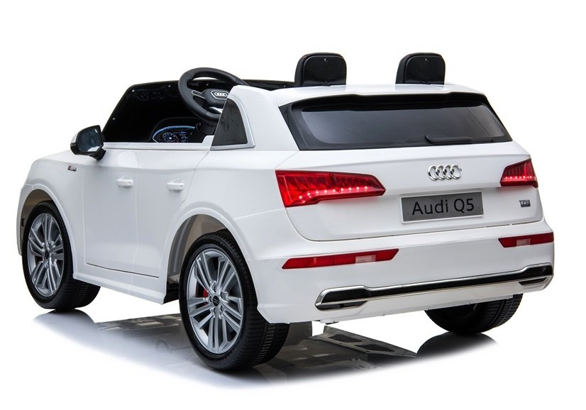 Balta audi q5 elektrinė vaikiška mašina dviejų vietų