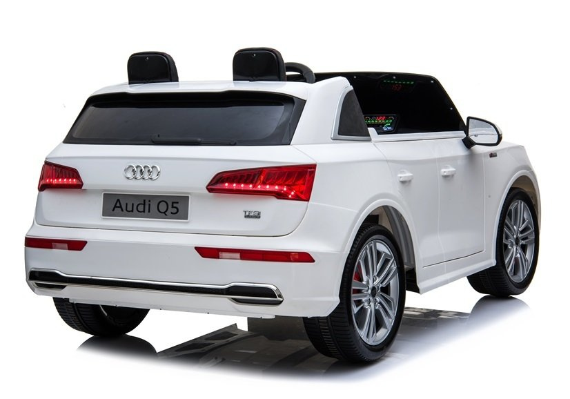 Balta audi q5 elektrinė vaikiška mašina dviejų vietų