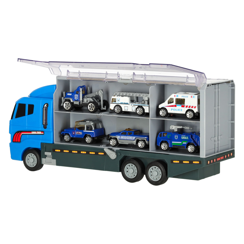 Sunkvežimis-tralas su 6 automobiliais