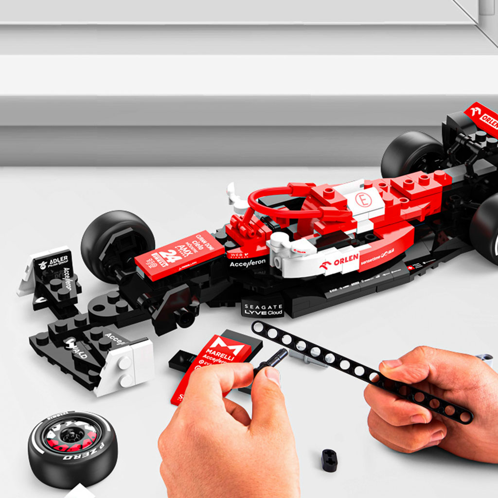 Rc automobilis 1:24 alfa romeo f1 c42 trinkelės