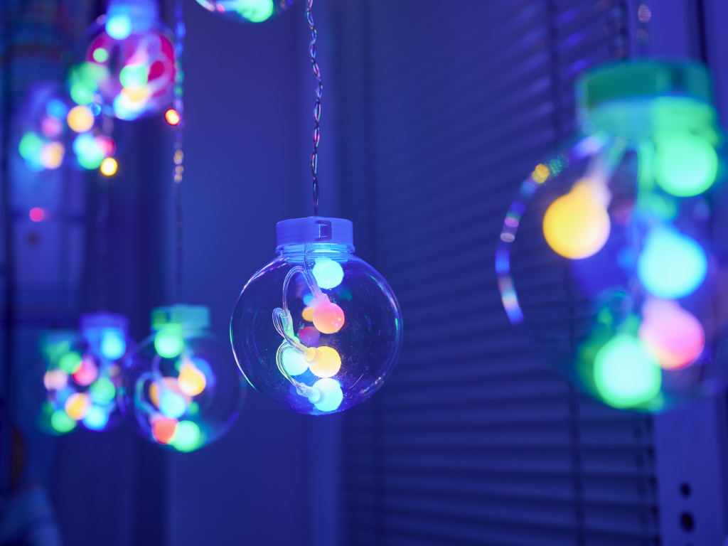 Led šviesos užuolaidų kamuoliukai 3 m 108led daugiaspalvis nuotolinio valdymo pultas