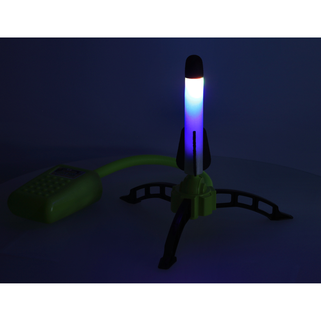 Skraidanti led raketa iš putplasčio