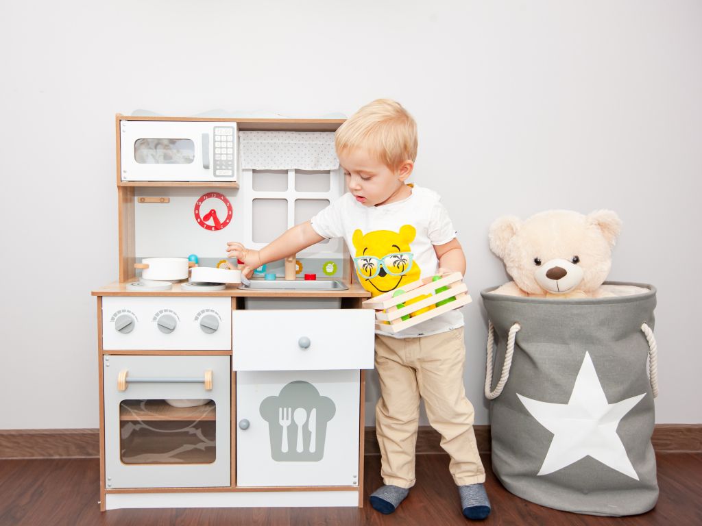 Medinė vaikų žaidimų virtuvė su priedais, ecotoys