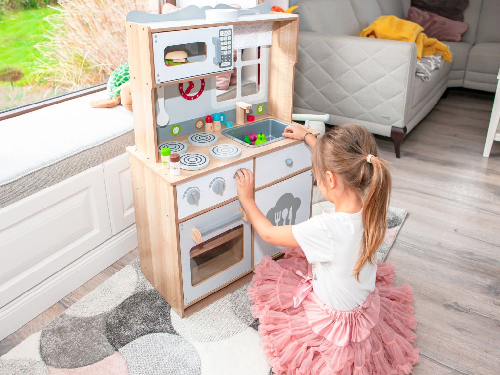 Medinė vaikų žaidimų virtuvė su priedais, ecotoys