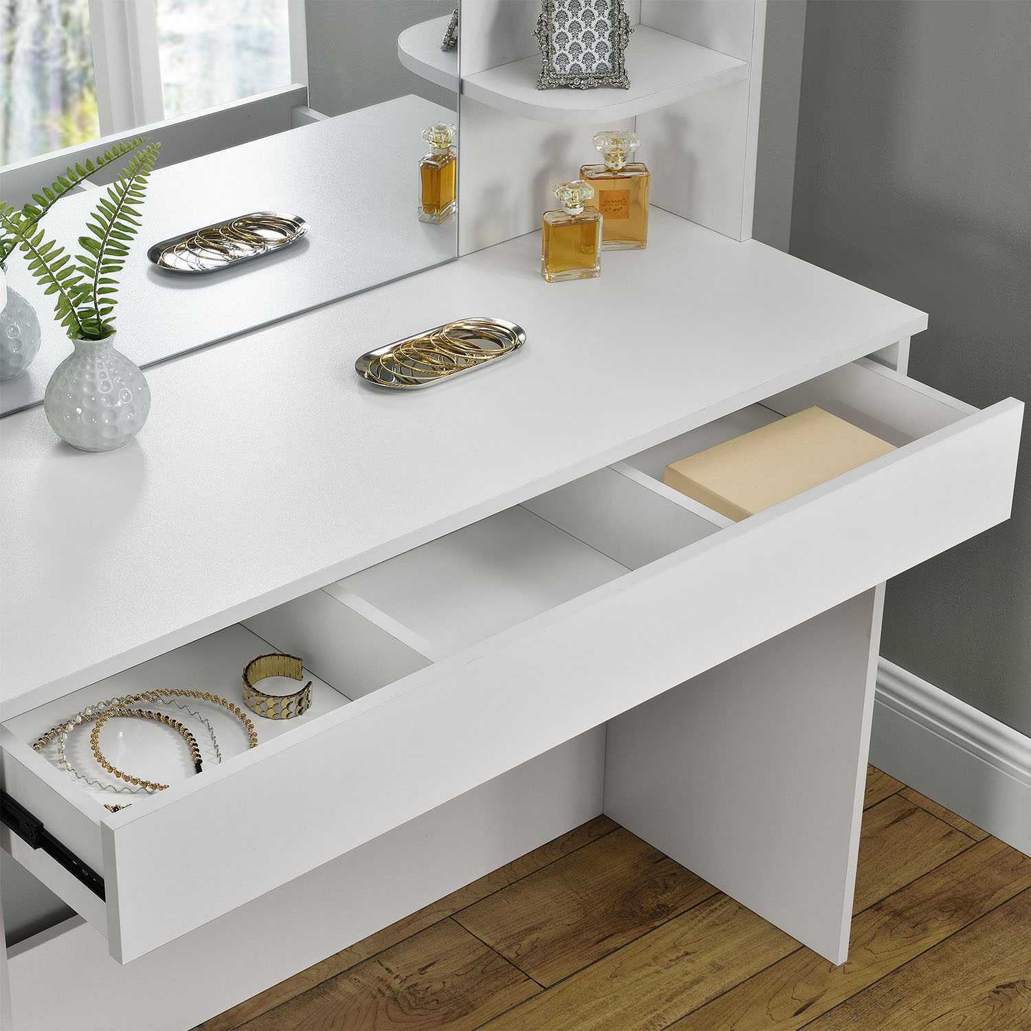 Modernus kosmetinis staliukas su veidrodžiu modernhome