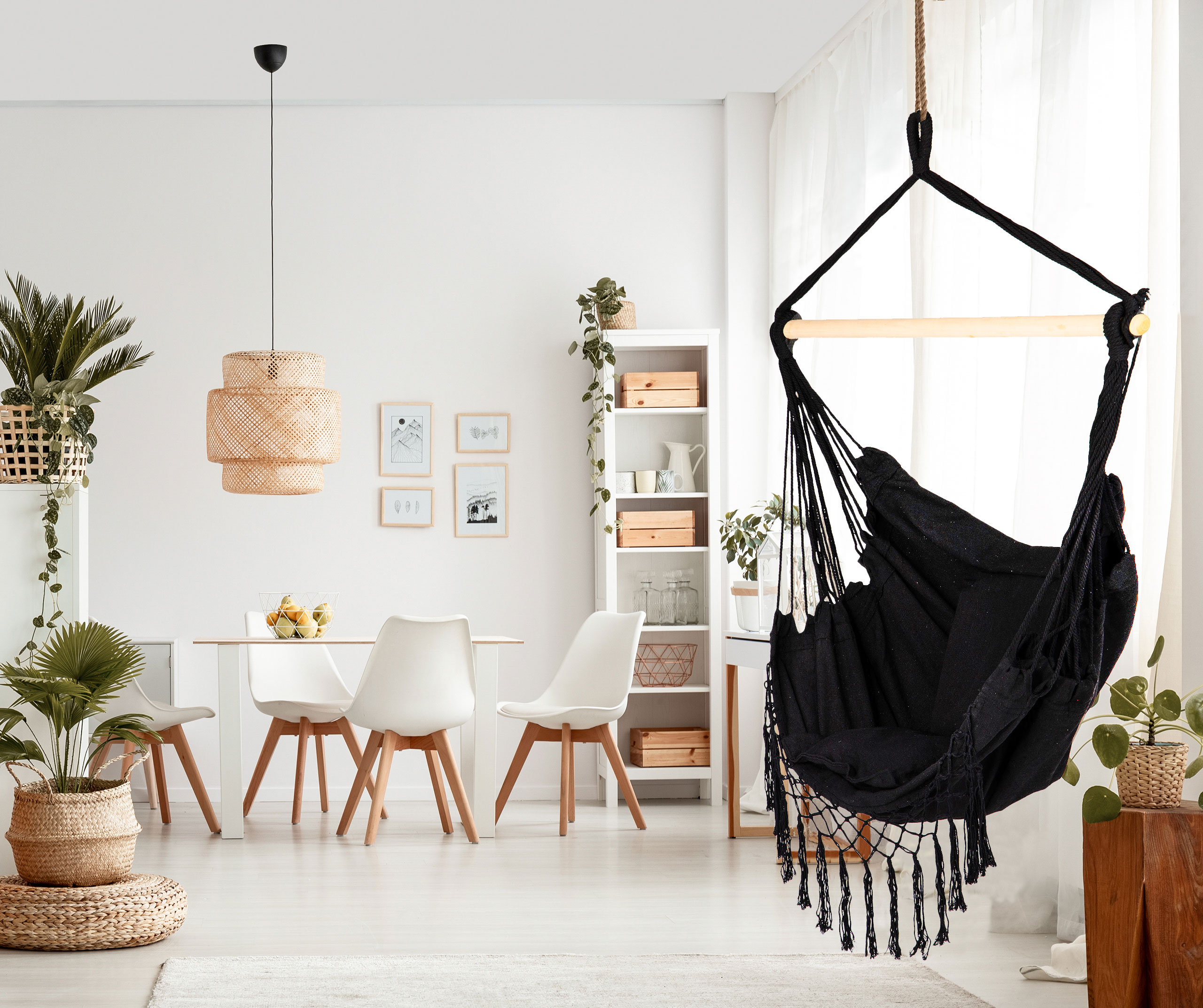 Sėdimas hamakas su 2 pagalvėlėmis ModernHome, juoda