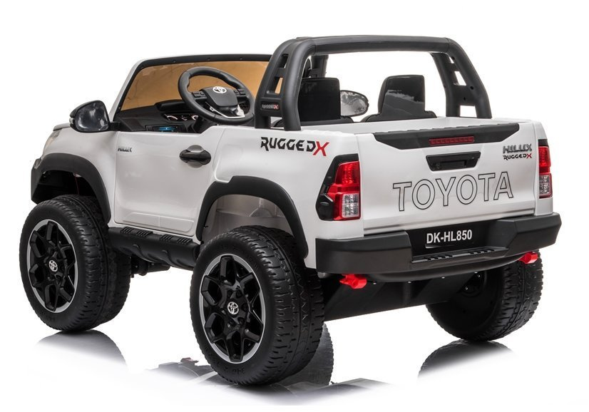 Elektrinis automobilis toyota hilux su 12v akumuliatoriumi