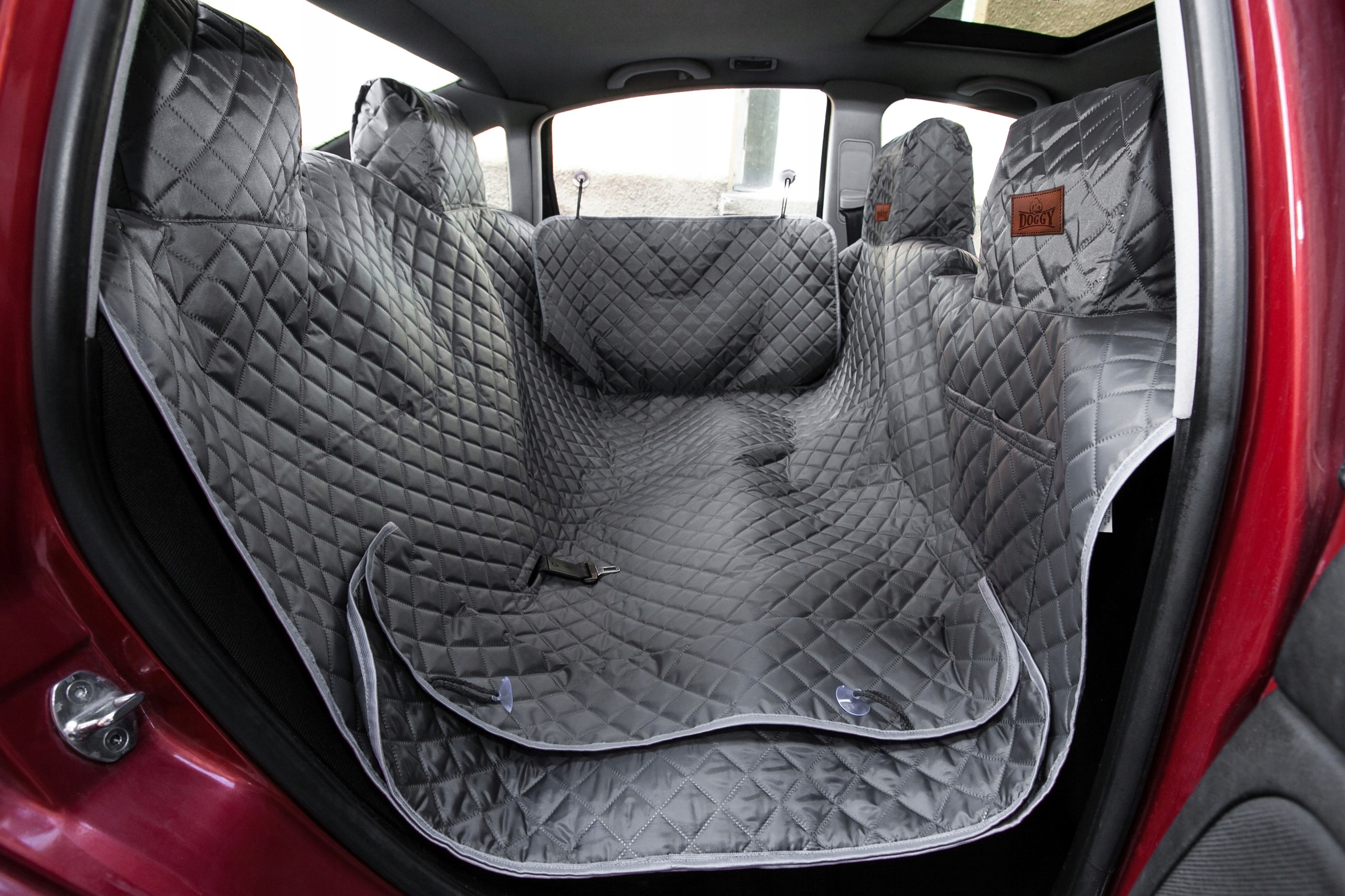 Apsauginis automobilio kilimėlis  skirtas gabenti šuniui ar katei 190 cm