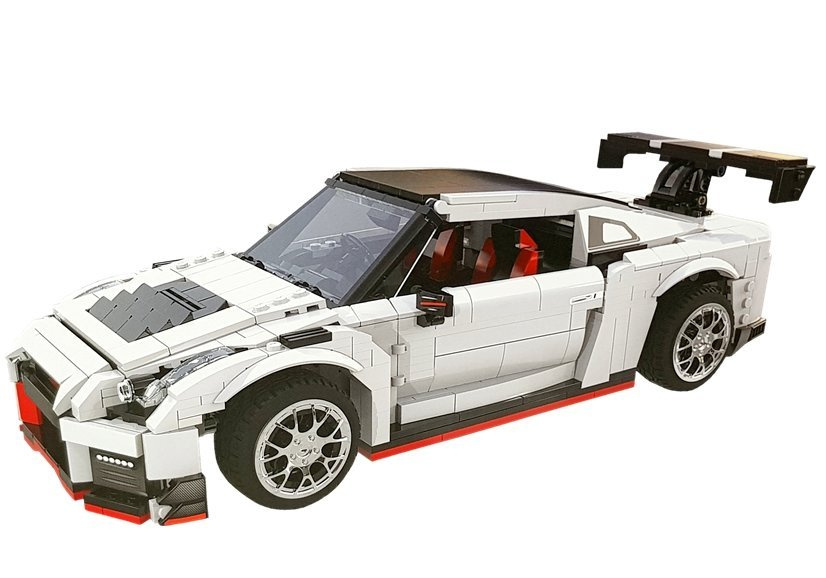 Sportinis automobilis iš statybinių kubelių, 1696 elementai