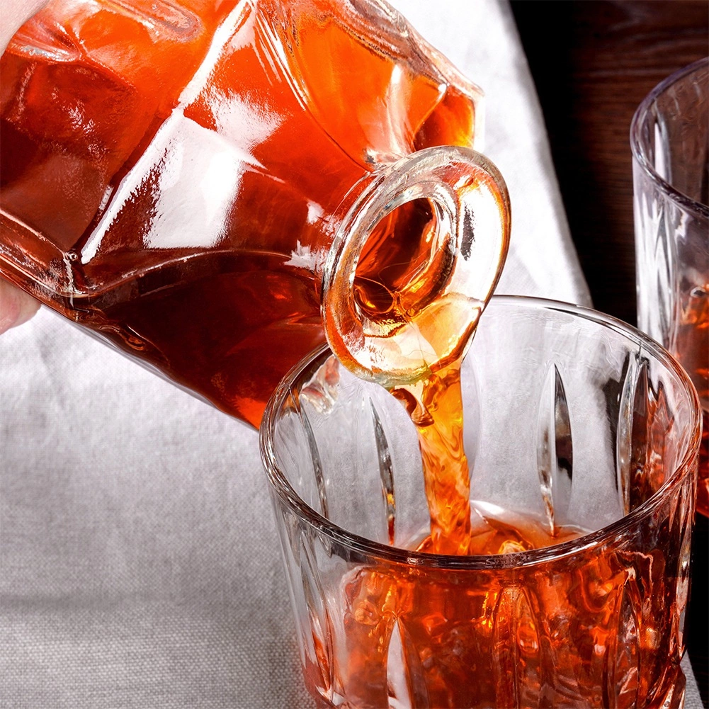 Stiklinis grafinas su keturiomis stiklinėmis vilde 900 ml + 4x300 ml