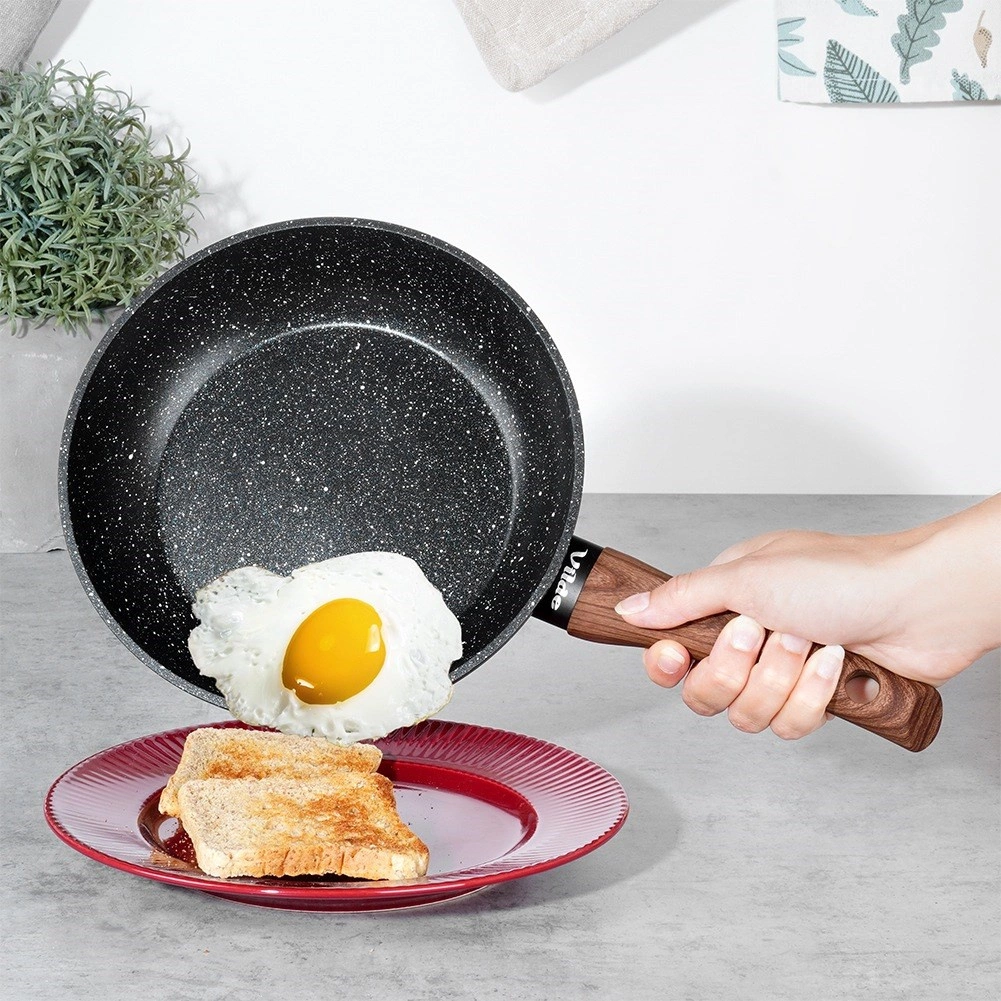 Keptuvė vilde black&wood 20 cm su granitine danga