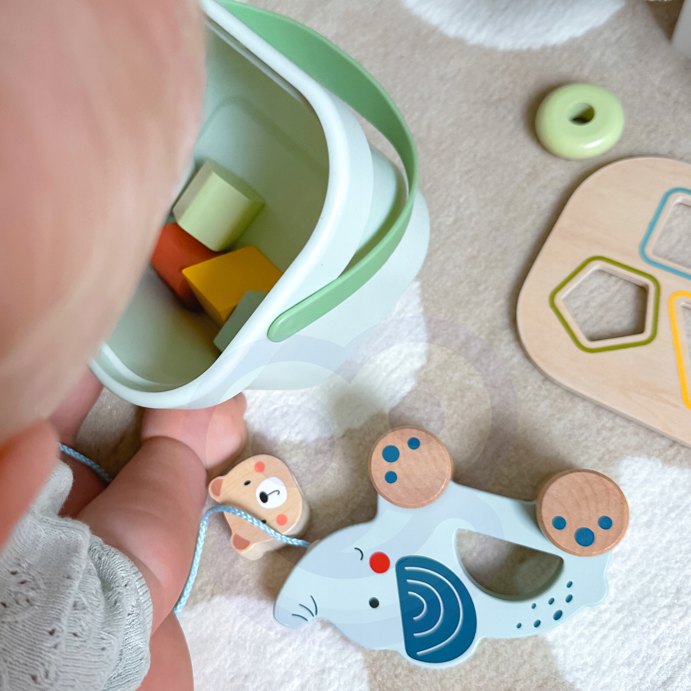 Sensorinis rinkinys kūdikiams, piramidė ir dėžutė 3in1