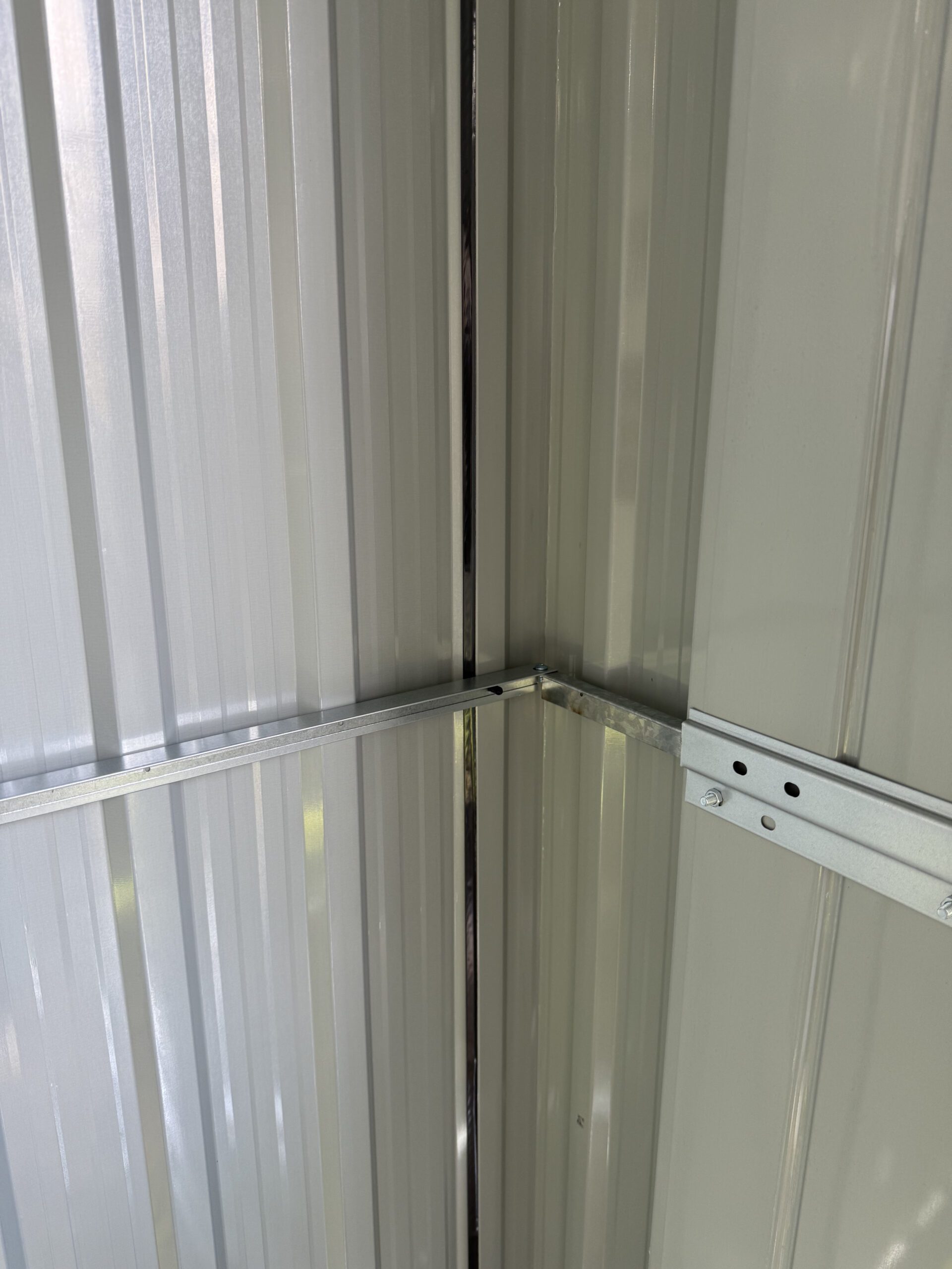 Metalinis sandėliukas 4,6 m², antracito, 237 × 195 × 208/172 cm 3