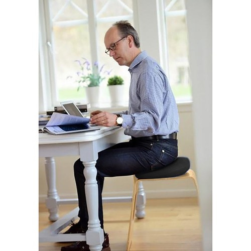 Juoda sensomotorinė pagalvė su pompa 34 cm