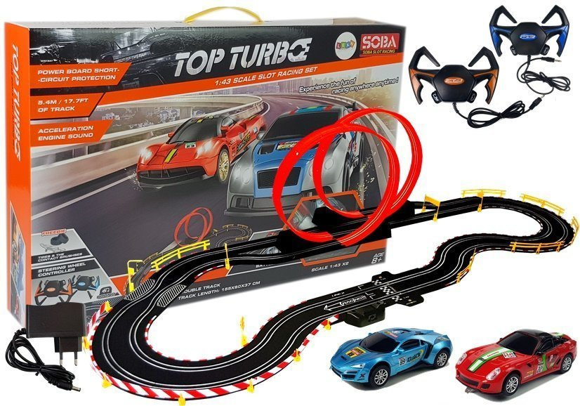 Lenktynių trasa su automobiliais