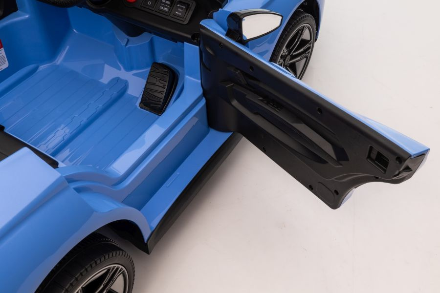 Vienvietis akumuliatorinis automobilis audi e- tron gt, mėlynas