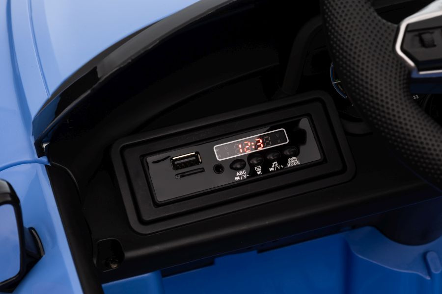 Vienvietis akumuliatorinis automobilis audi e- tron gt, mėlynas