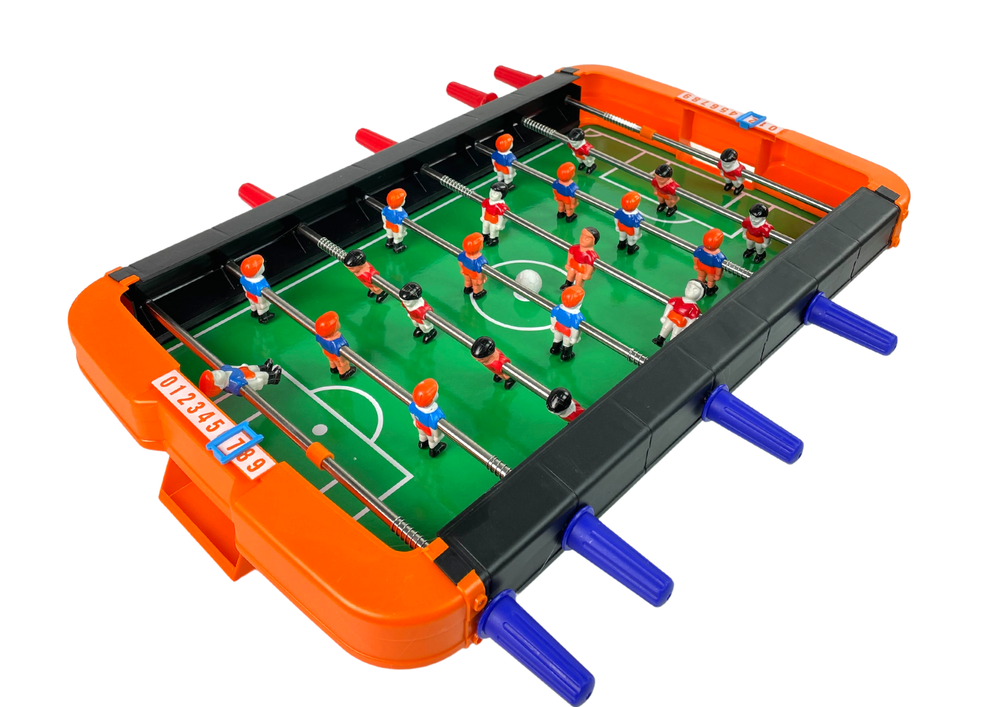 Stalo futbolo žaidimas oranžinėje spalvoje