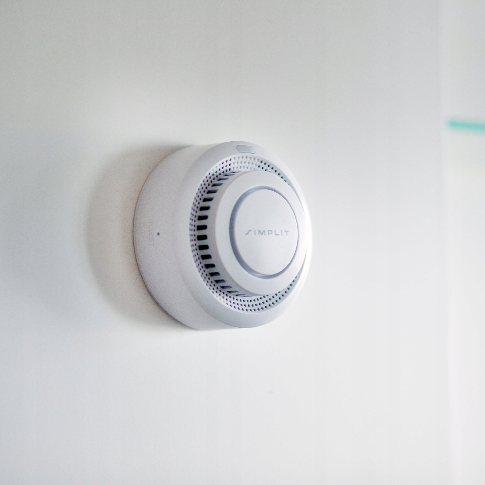 Išmanusis dūmų detektorius su WiFi pranešimais į telefoną, garsus 85 dB