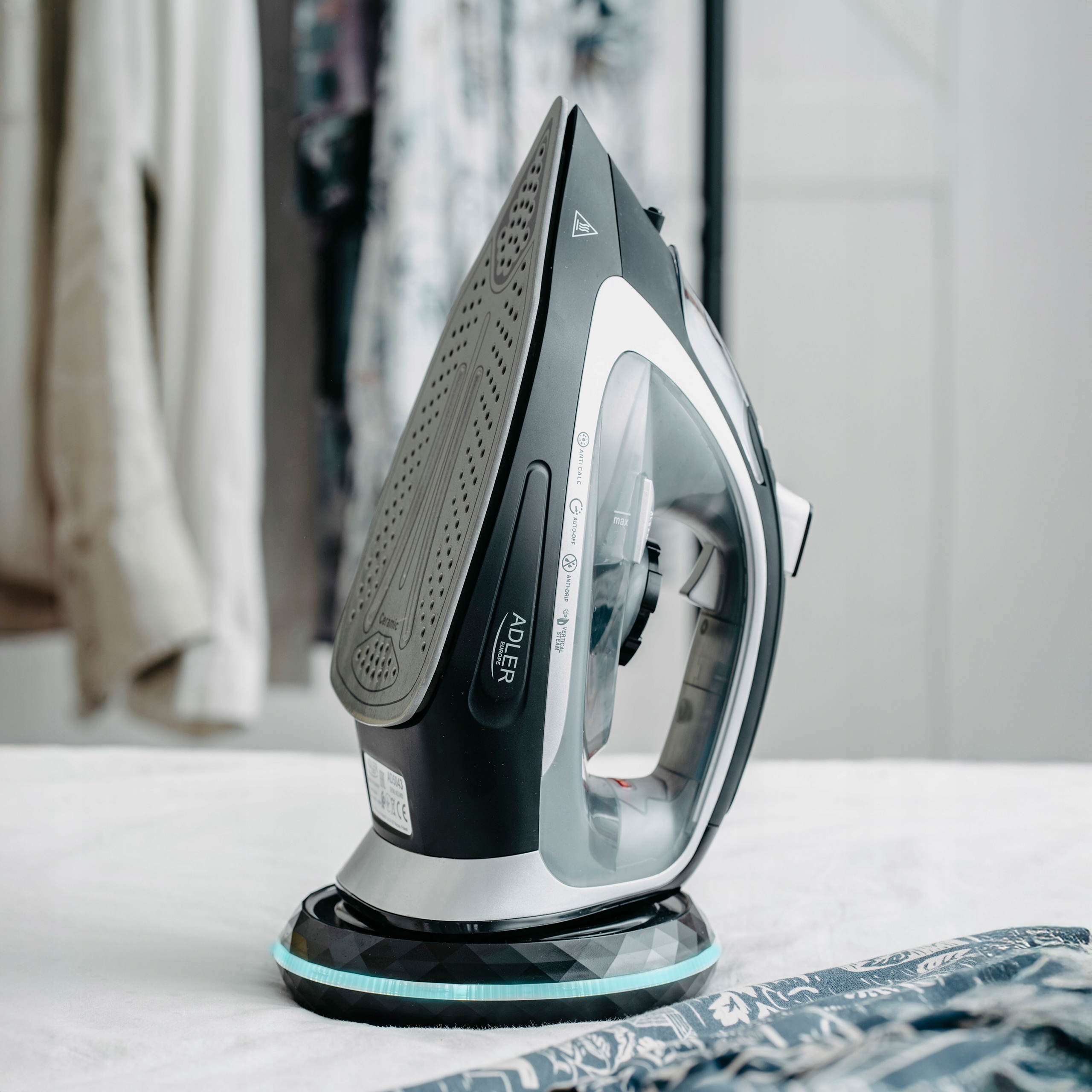Adler AD 5043 Cordless Steam Iron 2800W