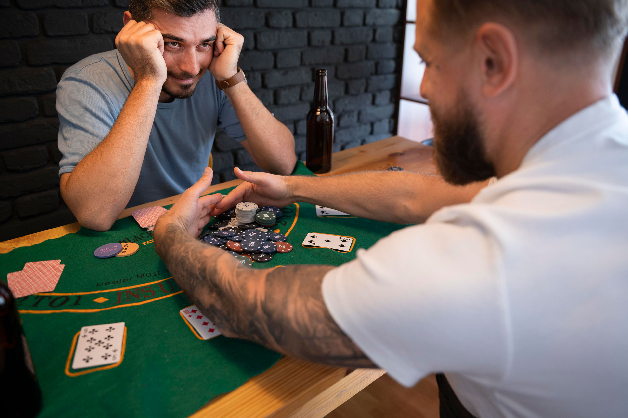 Pilnas pokerio ir blackjack rinkinys 300 žetonų