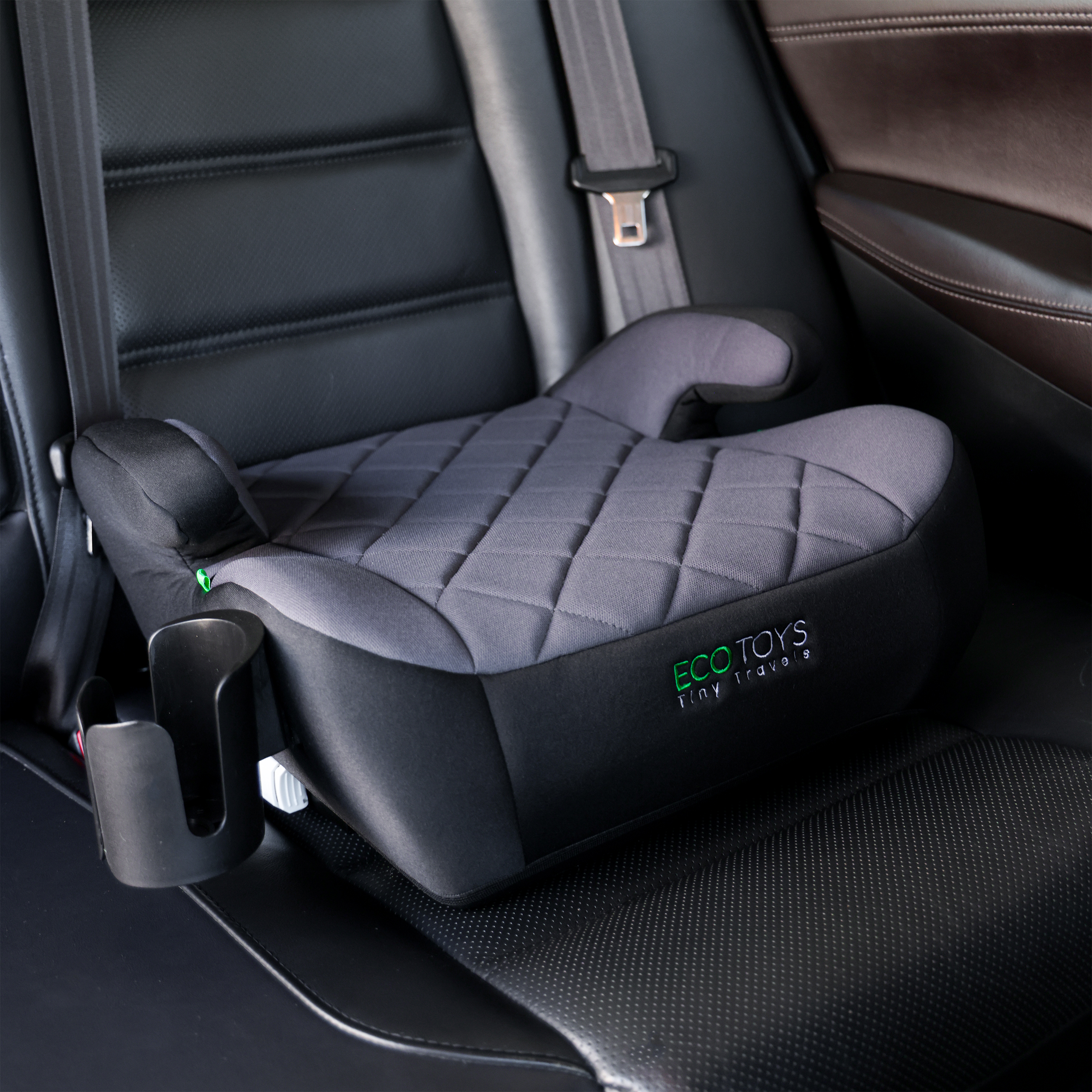 Automobilinė sėdynės paaukštinimo pagalvėlė ECOTOYS su ISOFIX sistema ir puodelio laikikliu, skirta vaikams nuo 125 iki 150 cm ūgio