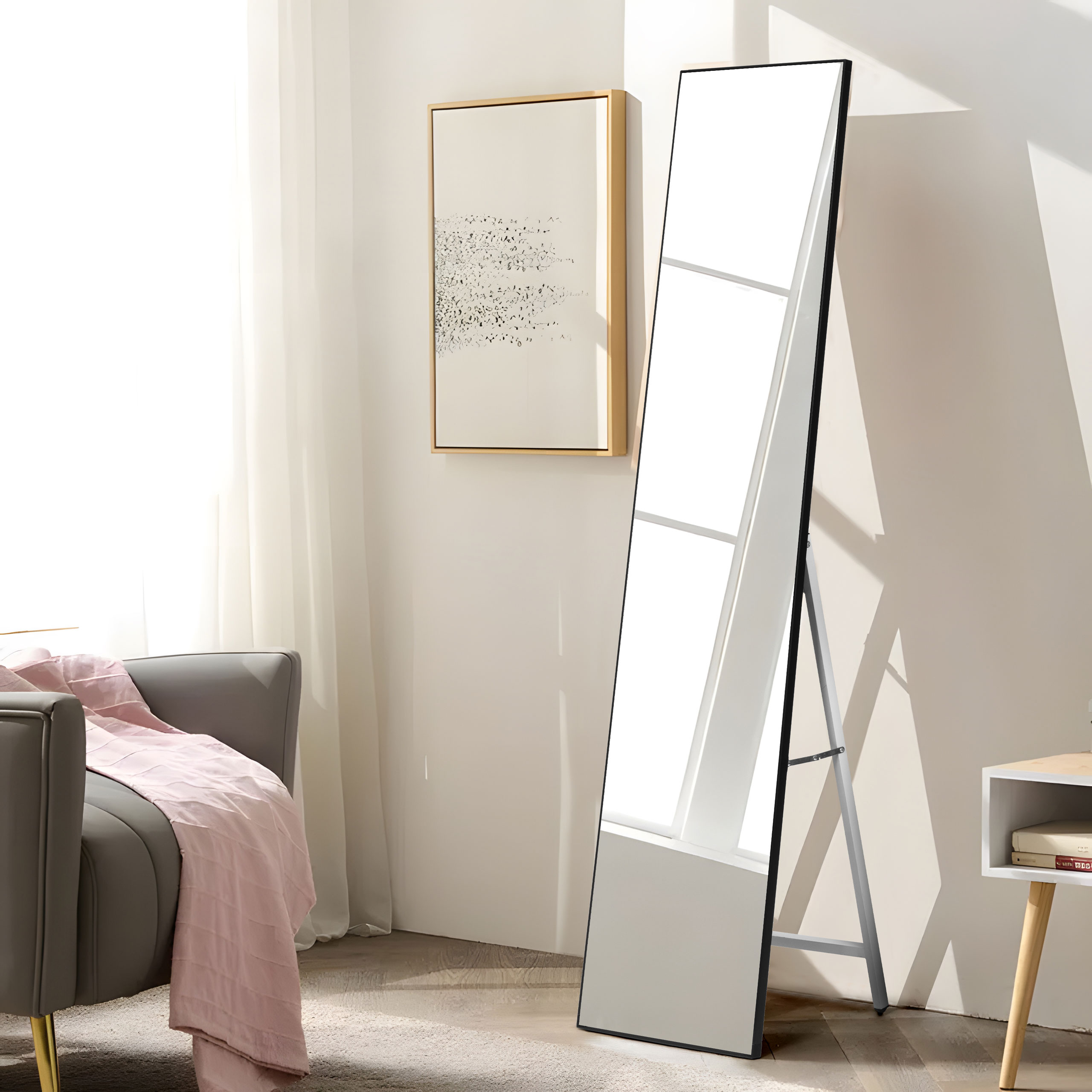 Didelis stovimas veidrodis su plonu juodu rėmu, modernhome