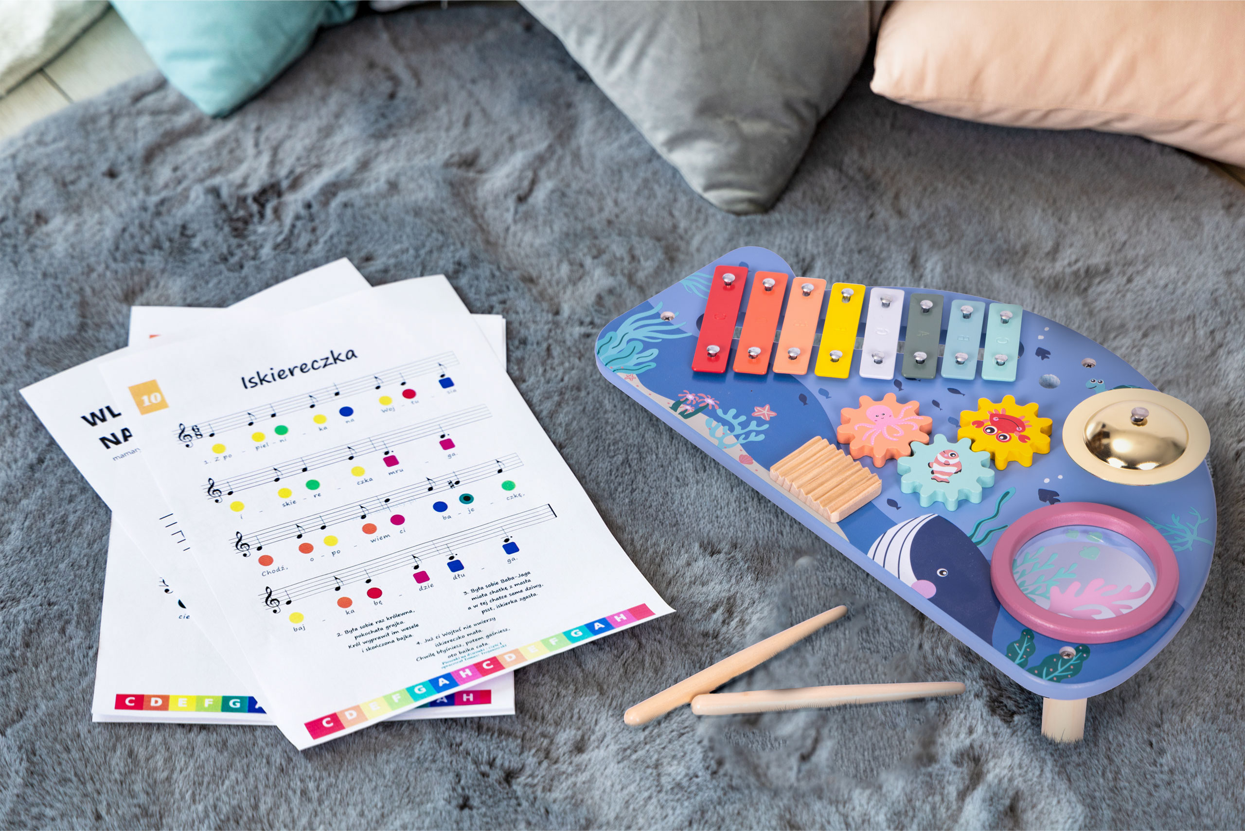 Medinis muzikinis staliukas su instrumentais - ecotoys