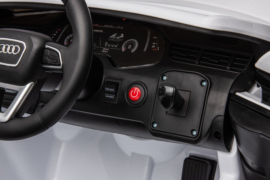 Akumuliatorinis automobilis audi q7 baltas