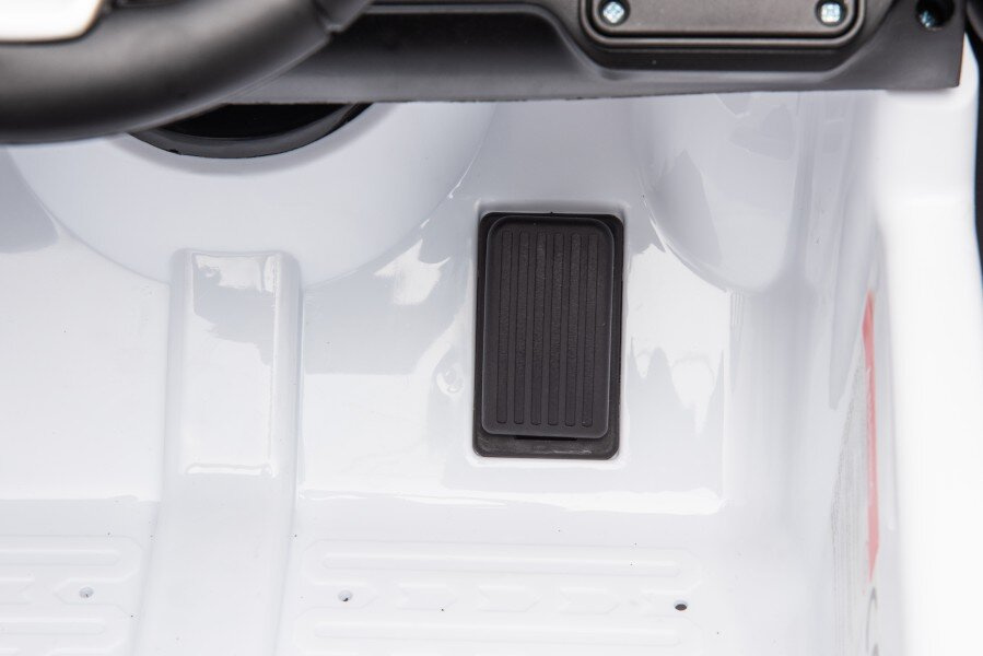 Akumuliatorinis automobilis audi q7 baltas