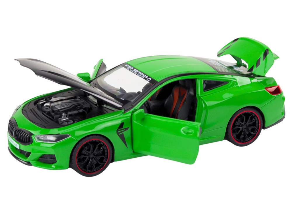 Žalias metalinis sportinis automobilis su trinties pavara 1:24
