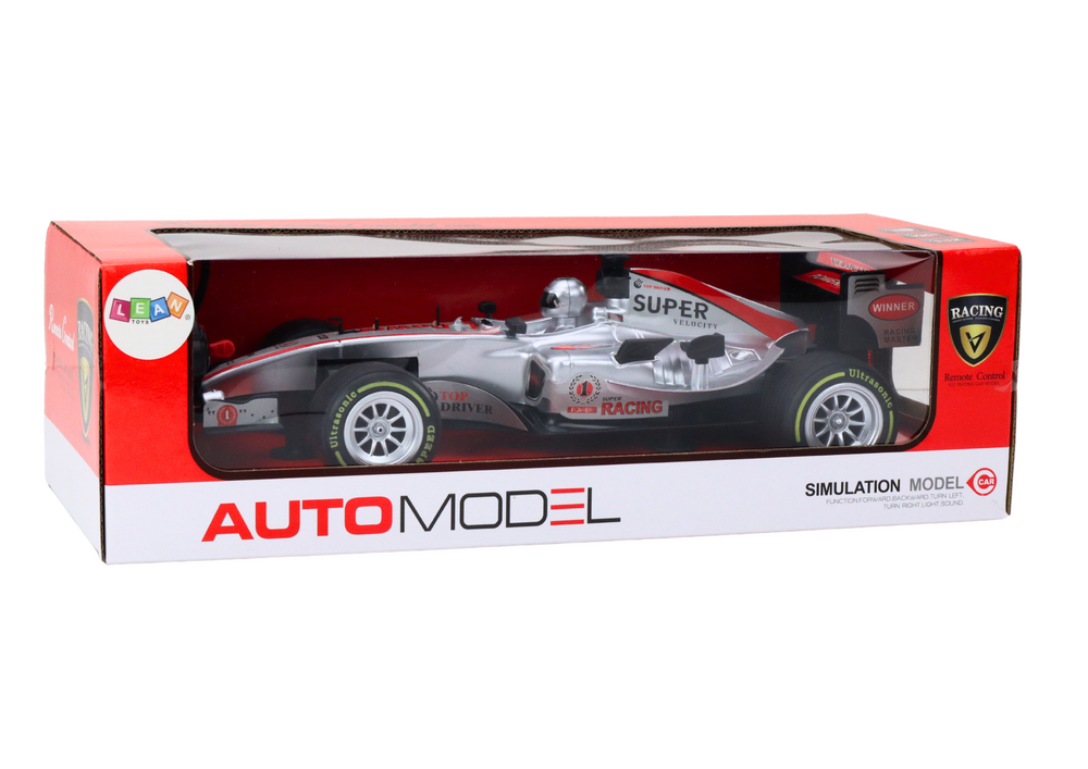 Nuotoliniu būdu valdomas sportinis automobilis