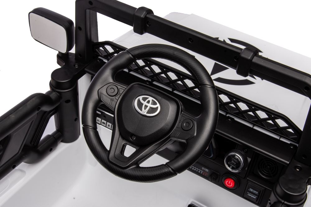 Dvivietis elektromobilis toyota fj lean cars, baltas