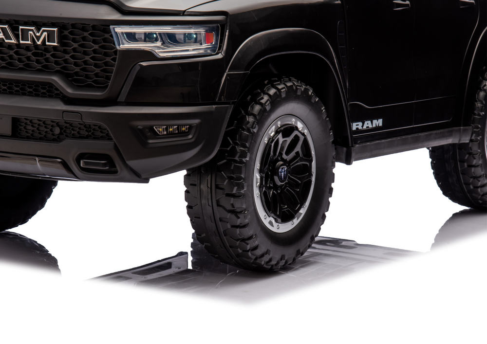 Juodas elektrinis automobilis vaikams zb618 dodge ram