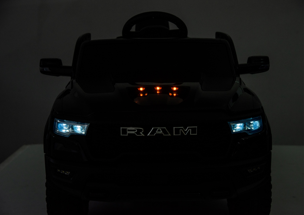 Juodas elektrinis automobilis vaikams zb618 dodge ram