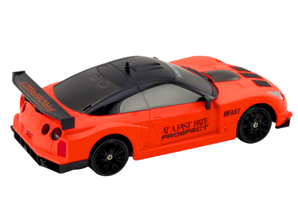 Nuotoliniu būdu valdomas sportinis automobilis 1:24 su keičiamais ratais