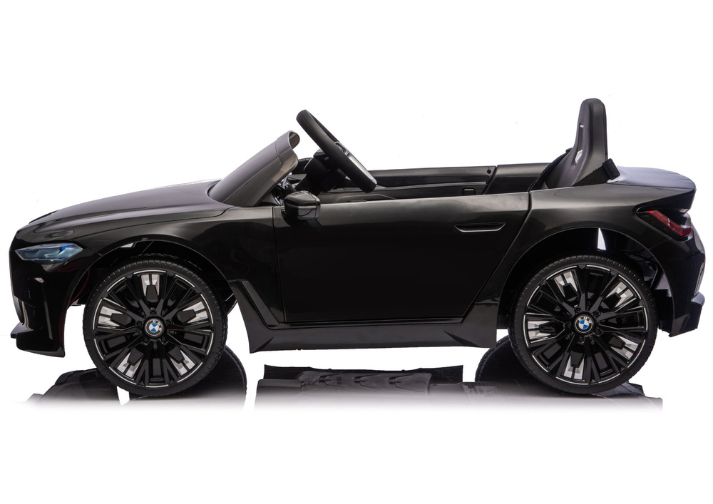 Elektromobilis BMW i4 juodas 3