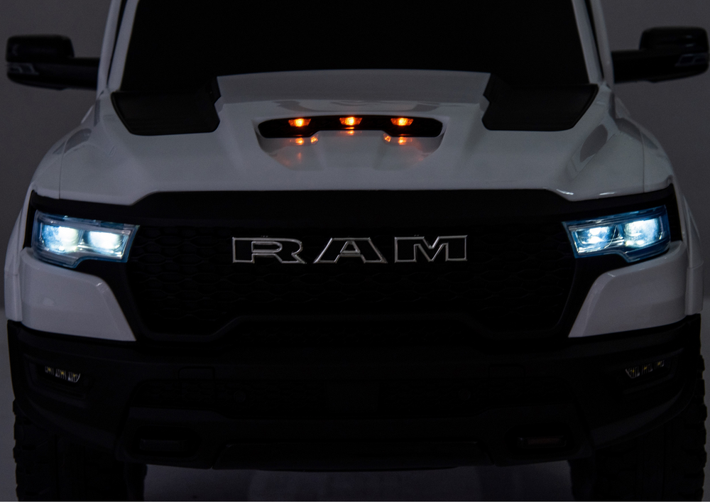Akumuliatorinis automobilis vaikams zb618 dodge ram juodas