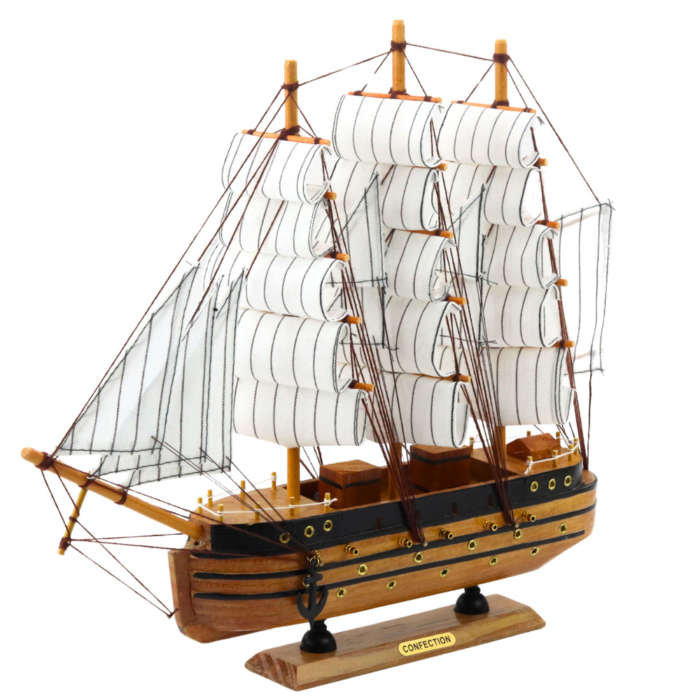 Dekoratyvinis medinis trijų stiebų burlaivio modelis 39x36 cm