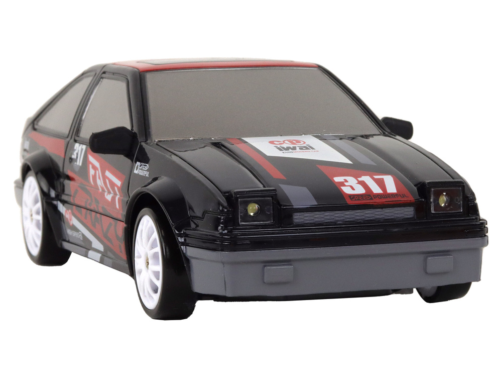 Nuotoliniu būdu valdomas sportinis automobilis