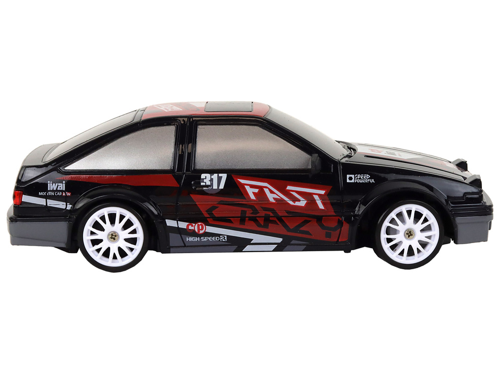Nuotoliniu būdu valdomas sportinis automobilis