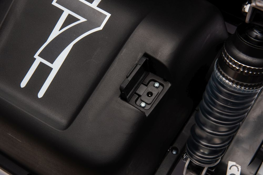 Akumuliatorinis buggy a8812 juodas 24v