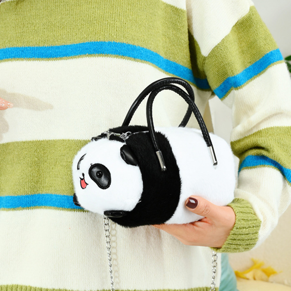 Pliušinė panda rankinė su metaline grandine, 20 cm