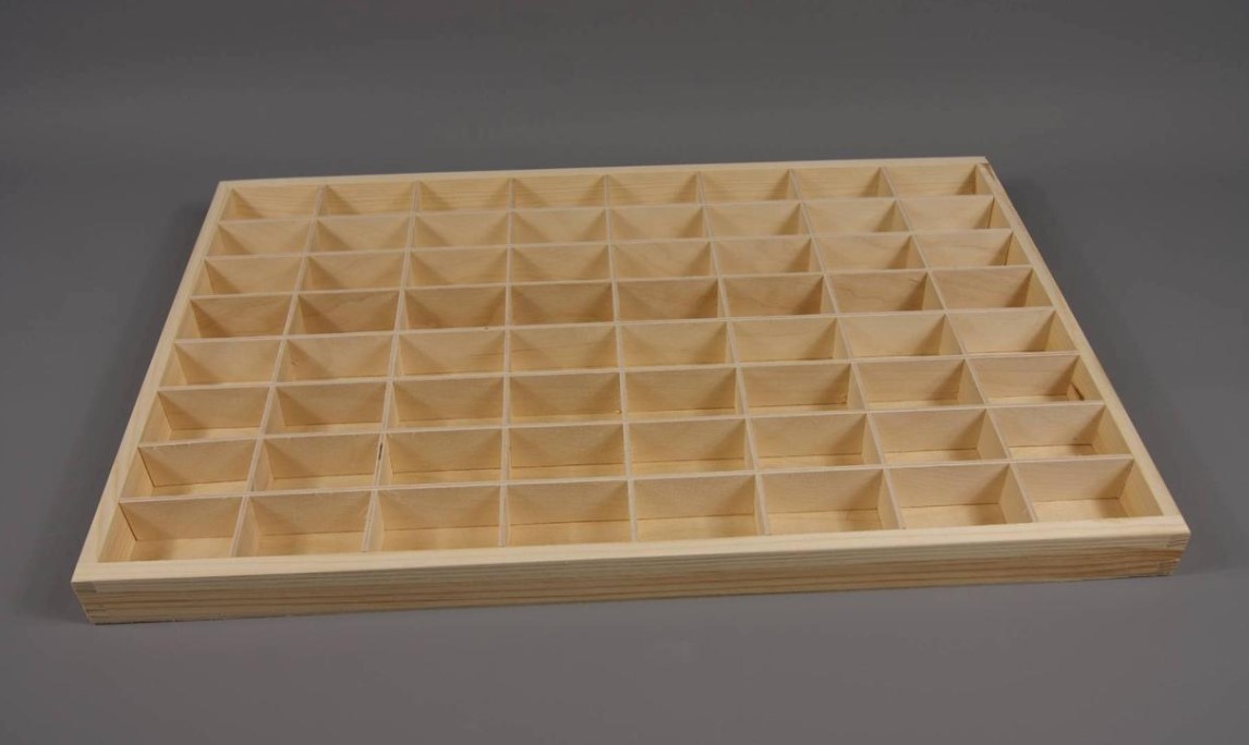 64 organizatoriaus lentyna žaislų figūrėlėms laikyti NEREIKIA KARŠTOSIOS VIETOS 60x40