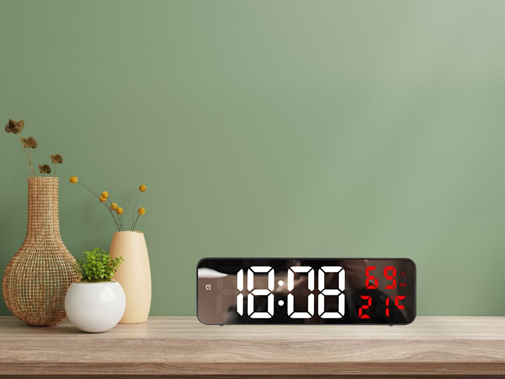 Elektroninis laikrodis su lcd ekranu ir termometru